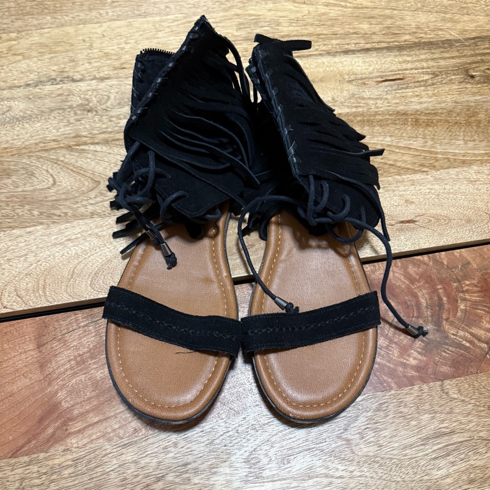 Minnetonka Sandals. Suede. Size 9.